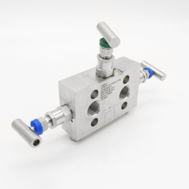 Manifold para instrumentación de 3 vias Comfit, montaje directo, 1/2"NPTF x Flanged X 1/4" FNPT 6000 PSI, 316SS, C3VIM-DM-01A