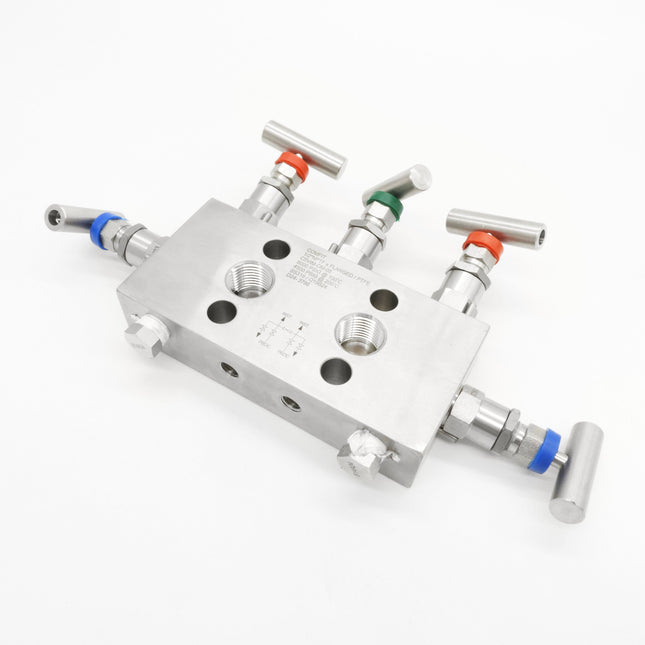 Manifold para instrumentación de 5 vias Comfit, montaje directo, 1/2"NPTF x Flanged x 1/4"NPTF, 316SS, C5VIM-DM-05