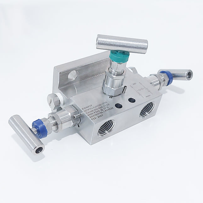 Manifold para instrumentación de 3 vias Comfit, montaje directo, 1/2"NPTF x Flanged x 1/4" NPTF 6000 PSI, 316SS, C3VIM-DM-02A