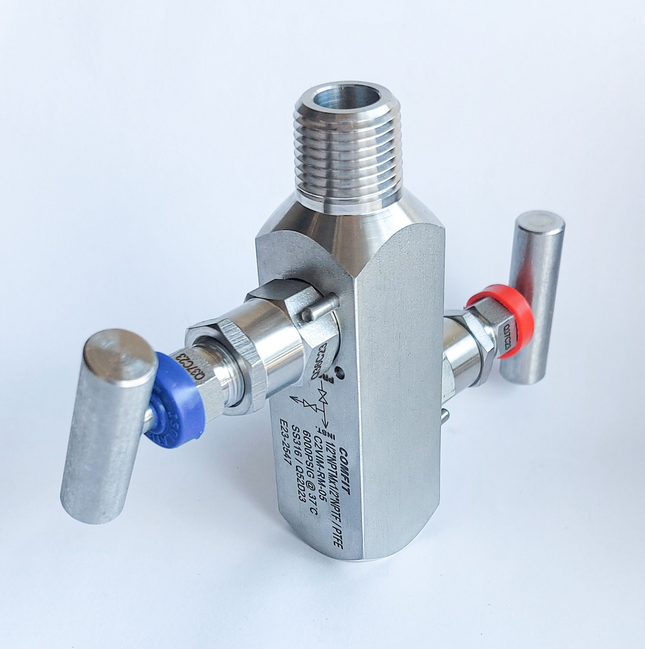 Manifold para instrumentación de 2 vias Comfit, montaje remoto, 1/2"NPTM x 1/2"NPTF x 1/4"NPTF 6000 PSI, 316SS, C2VIM-RM-05