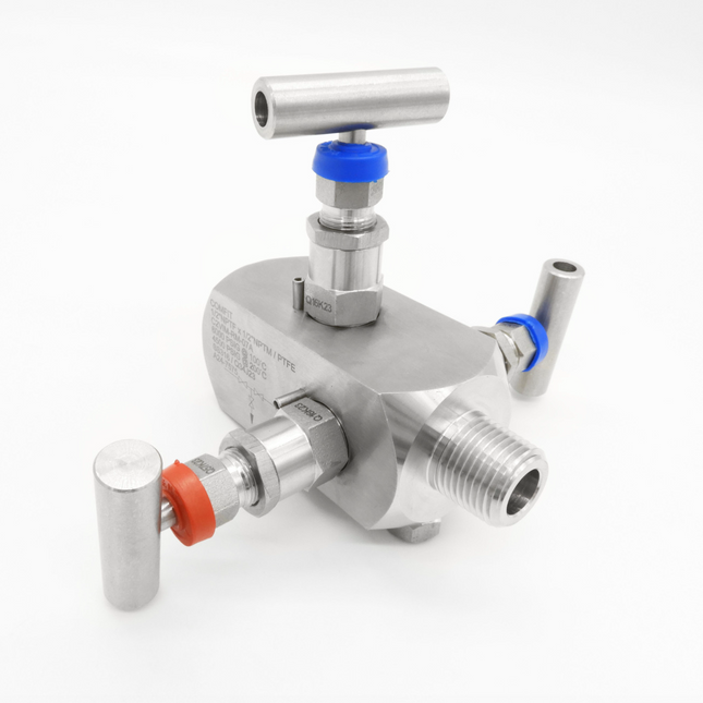 Manifold para instrumentación de 2 vias doble bloqueo y purga Comfit, montaje remoto, 1/2"NPTM x 1/2"NPTF x 1/4"NPTF 6000 PSI,  316SS, C2VIM-RM-07A